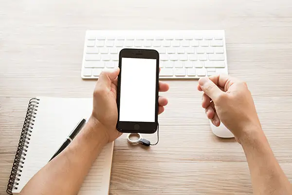 生活特别热情怎么形容的